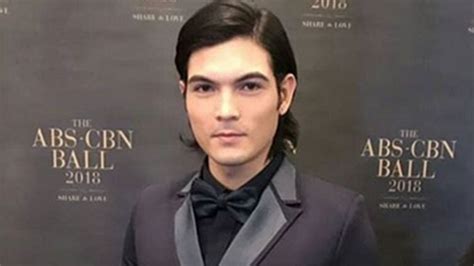 Joshua Colet, pantelenobela ang kara at porma kaya ginawang .